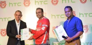 (L-R) Faisal Siddiqui,Vice President and Country Head, HTC India,Virendra Sehwag,Fraser Castellino,Chief Operating Officer,Kings XI Punjab
