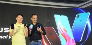 Mr. Fisher Yuan, CEO Coolpad India(L) and Pankaj Updahyay, Online Business Head, Coolpad India(R)
