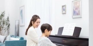 Yamaha Clavinova CLP-700